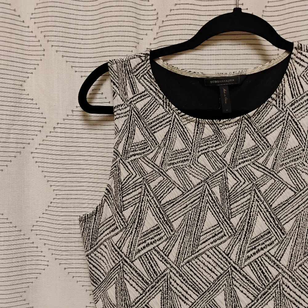 BCBG Maxazria Geometric Black and White Sleeveless Dress Women's Size Small - Picture 2 of 6